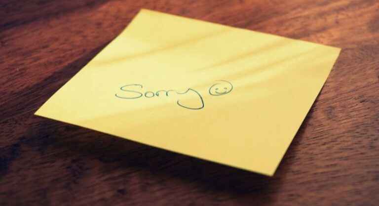 How to Craft the Perfect Work Apology-featured